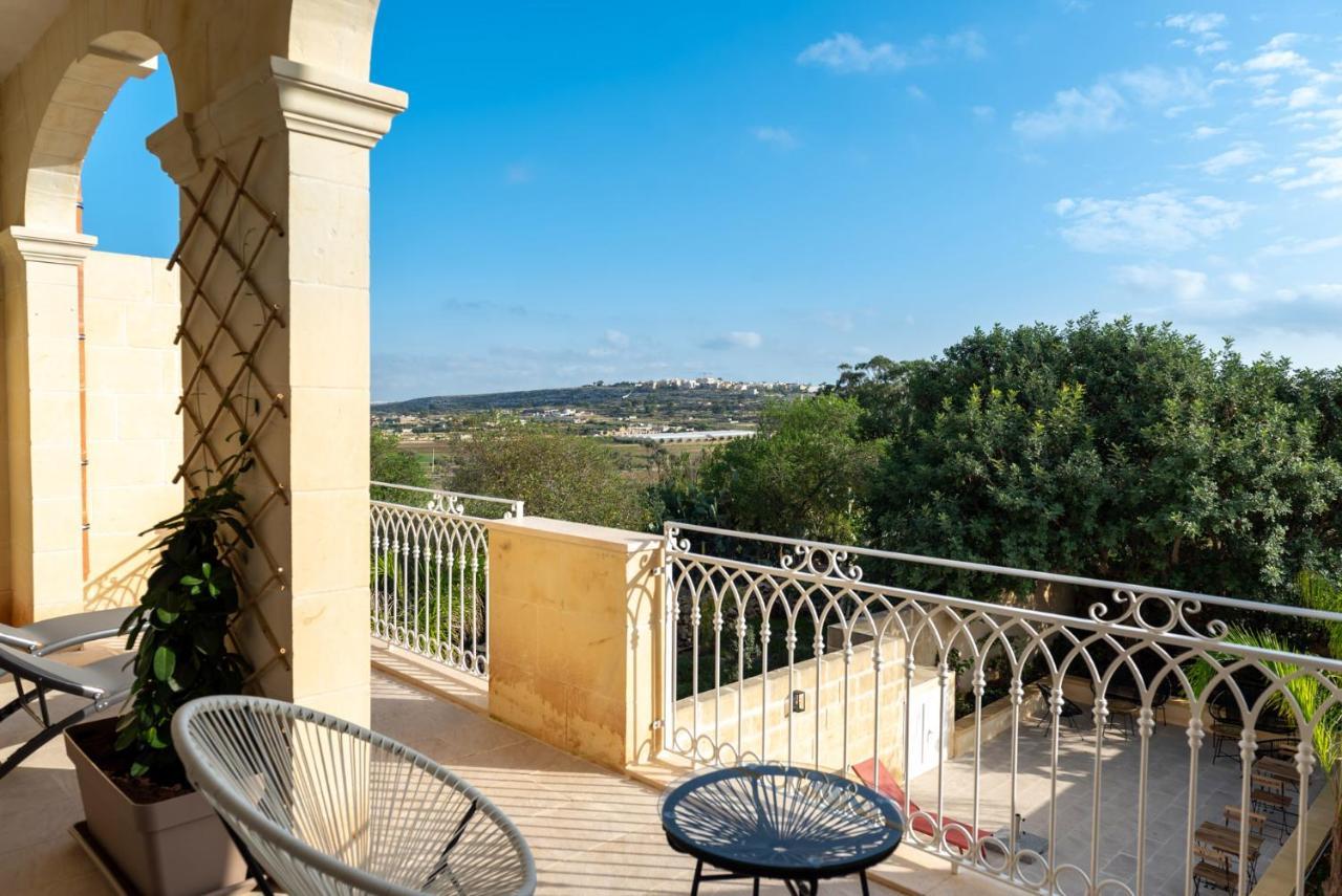 The Carob Tree Bed and Breakfast Victoria Buitenkant foto
