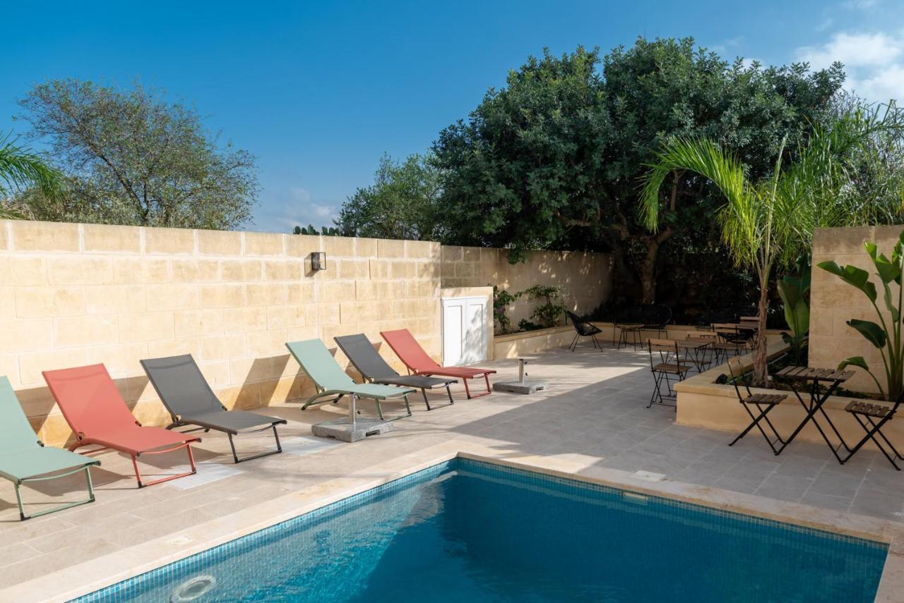 The Carob Tree Bed and Breakfast Victoria Buitenkant foto