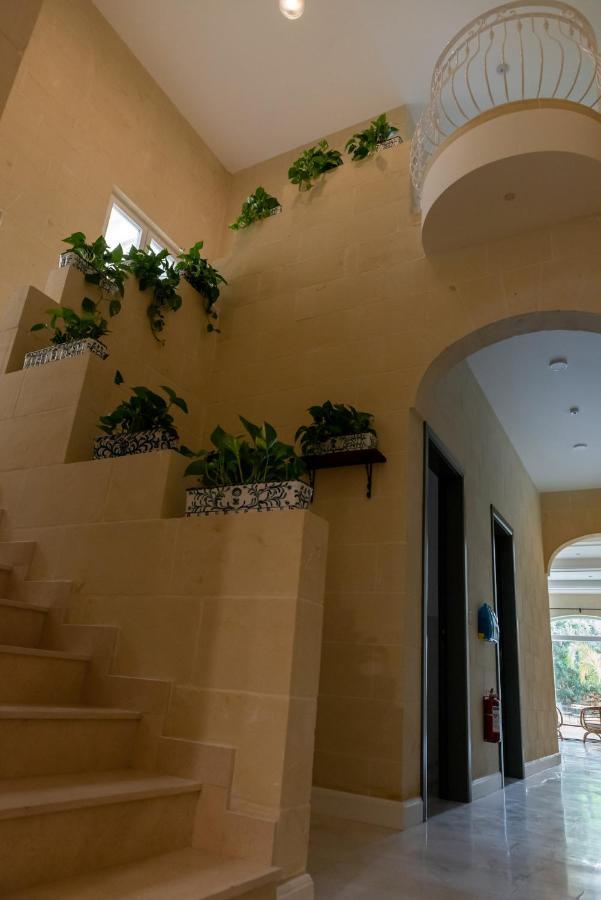 The Carob Tree Bed and Breakfast Victoria Buitenkant foto